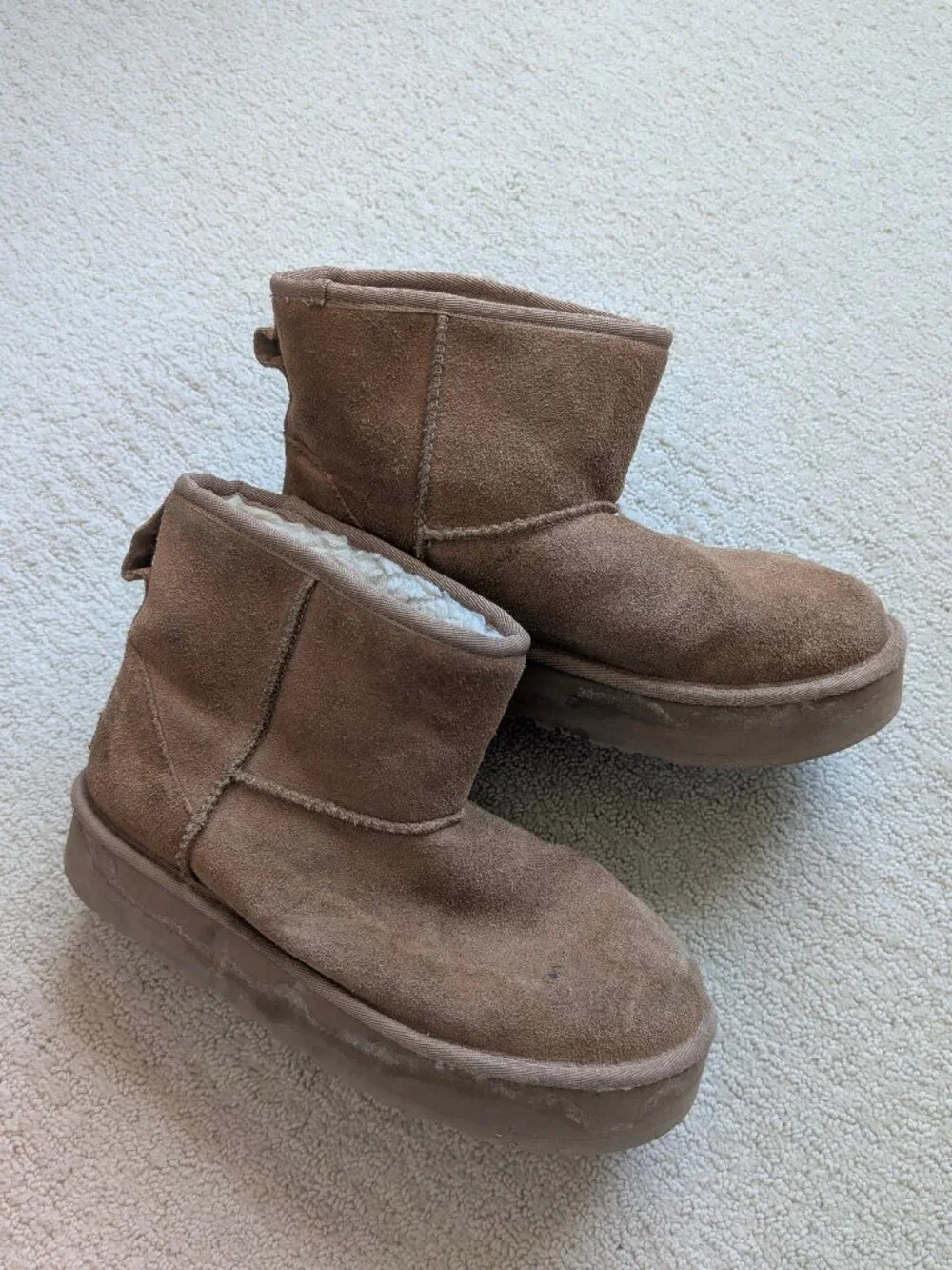 UGG Kids 6 Classic Mini Platform Boots Chestnut Suede Winter Warm Fleece Lined